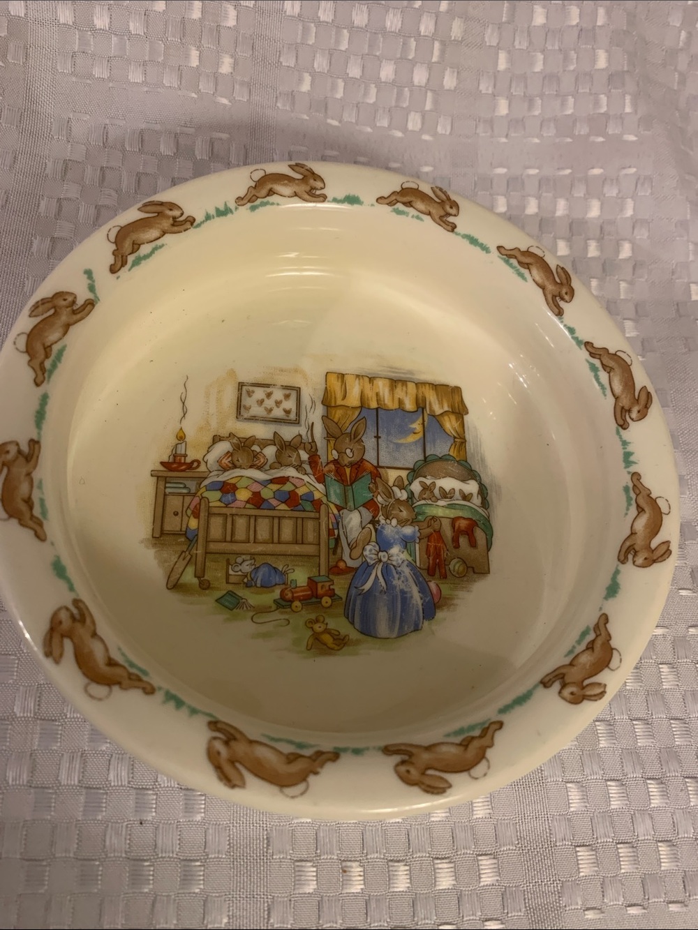 Royal Doulton Bunnykins ceramic bowl with a 6 inch diameter.